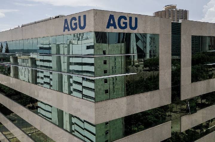 AGU pede suspensão imediata do afastamento de diretor-geral da PF