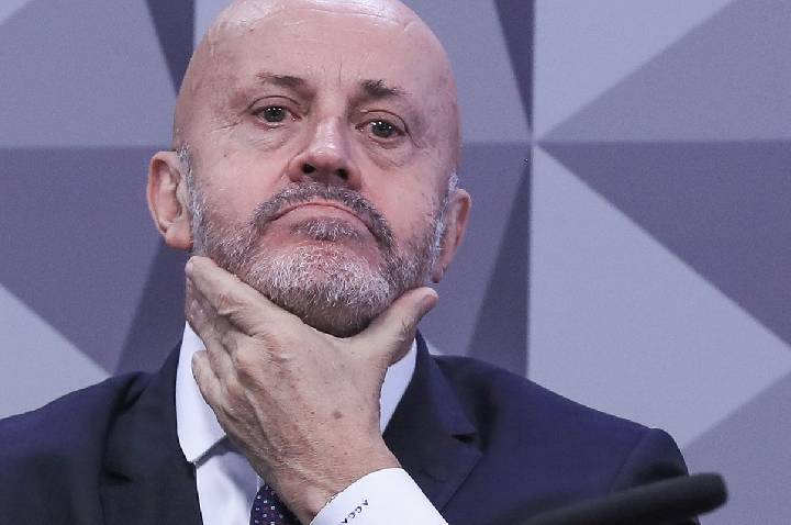André Mendonça manda soltar filho do 