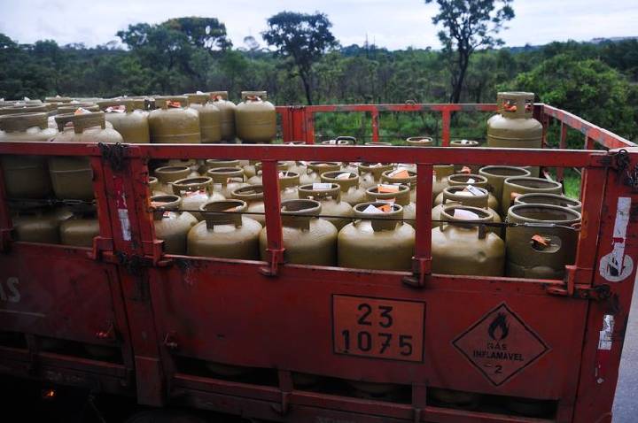 Beneficiários com NIS final 8 recebem Auxílio Gás nesta sexta