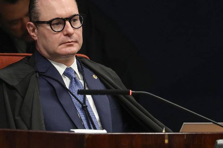 Dallagnol divulga sigilo fiscal de Zanin, que pede responsabilização