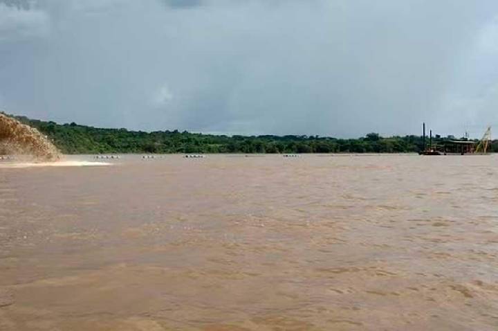 Projeto de dragagem no rio Tapajós avança após dispensa de licença ambiental; entidades apontam 'manobra'