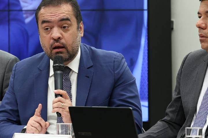 TSE mantém condenação de Claudio Castro à inelegibilidade  