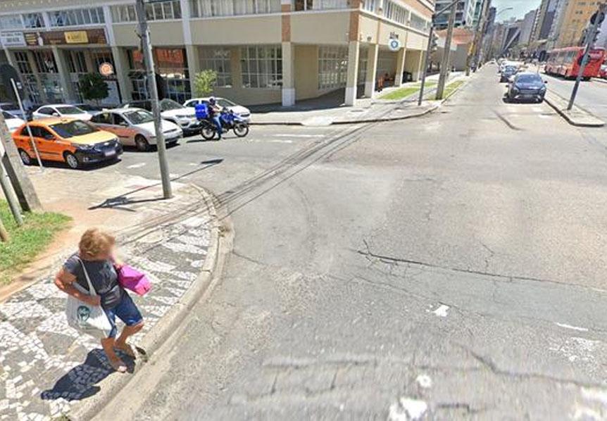 Advogado tropeça e morre ao bater cabeça contra o meio-fio