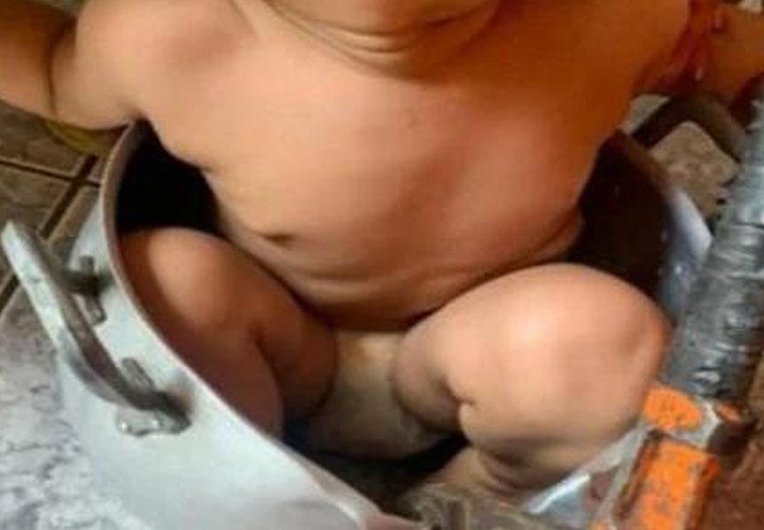 Criança fica presa em panela e somente bombeiros conseguem soltá-la