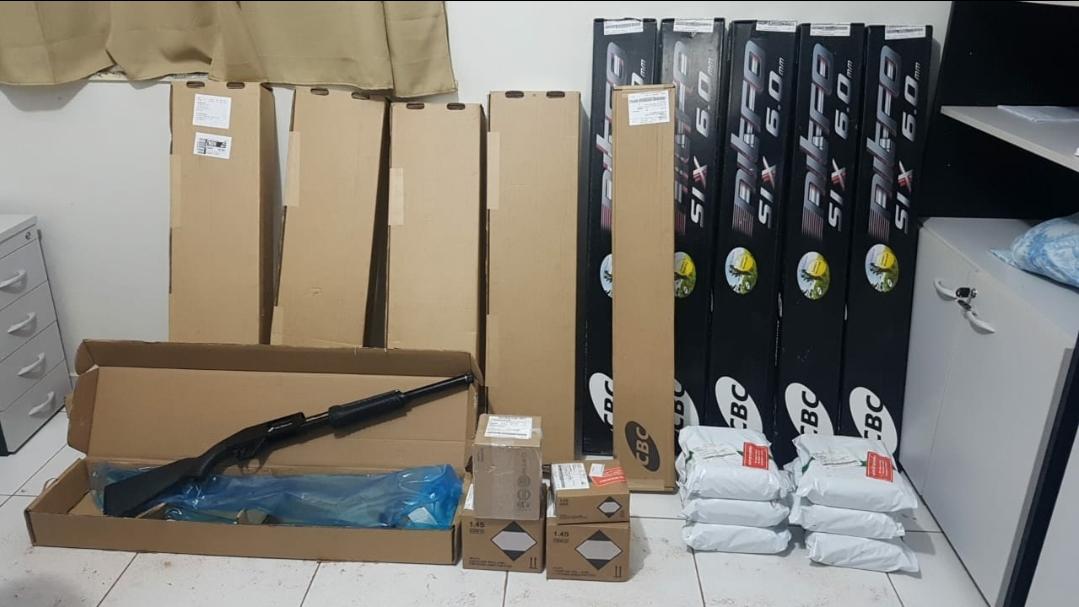 GRANDE APREENSÃO DE ARMAS E MUNIÇÕES