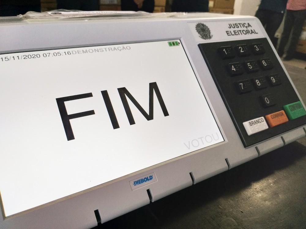 PREFEITO  E MAIS SETE PESSOAS SÃO DENUNCIADAS