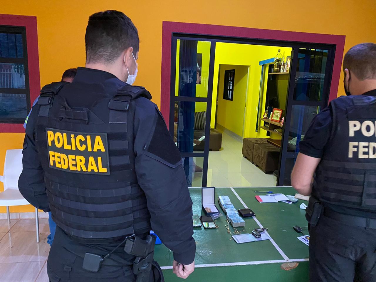 POLÍCIA FEDERAL DESARTICULAR GRUPO