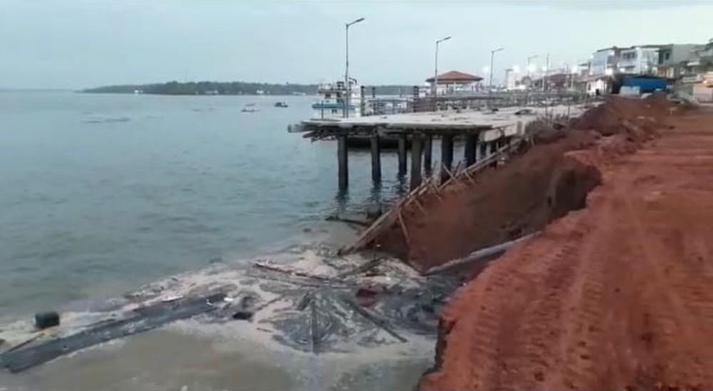 TRECHO NA ORLA DESABA