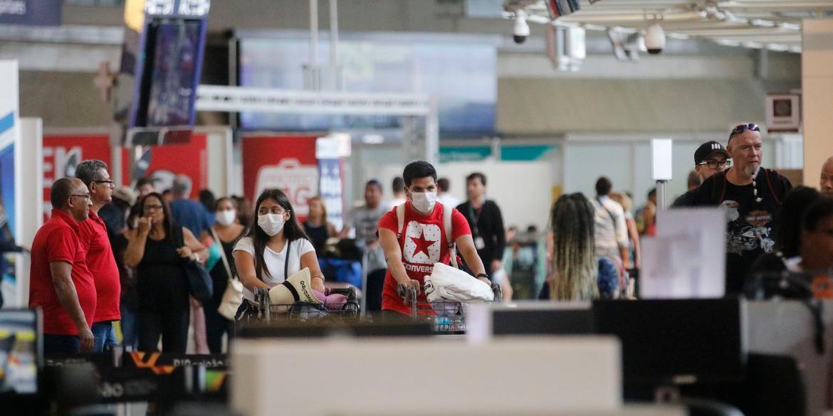 Para evitar contaminações, 108 países já barram entrada de brasileiros