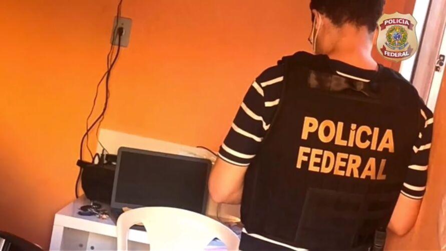 CASAL ABUSAVA DE FILHA E FILMAVA