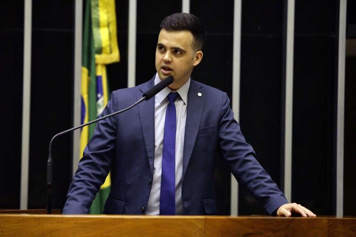 Deputado apresenta projeto que pode barrar candidatura de ex-presidente Lula