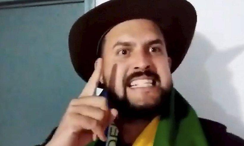 Após quase dois meses foragido, Caminhoneiro Zé Trovão volta e se entrega à PF