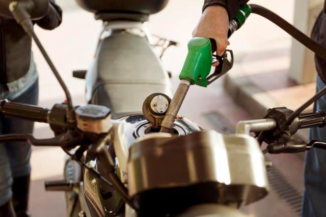 Gasolina será vendida a R$ 4,40 para motoristas e entregadores de app