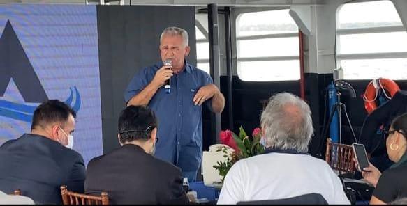 Prefeito Valmir e comitiva participaram do 1⁰ fórum de desolvimento econômico e social da região
