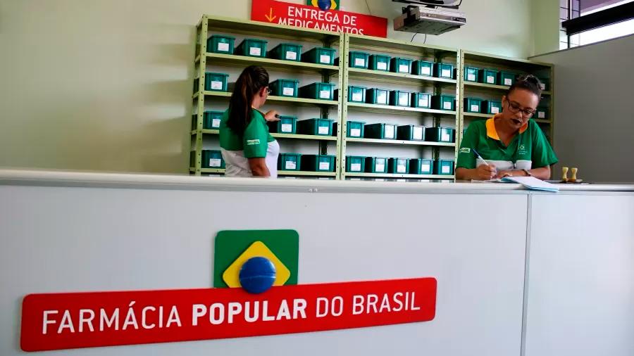 Governo Bolsonaro 'tesoura' Farmácia Popular para garantir orçamento secreto em 2023