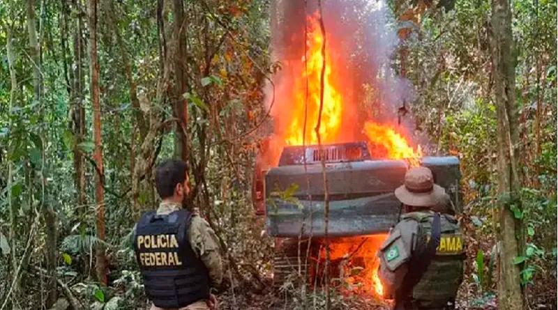 Polícia Federal e Ibama encontram garimpo ilegal em área de unidade de conservação em Altamira no Pará
