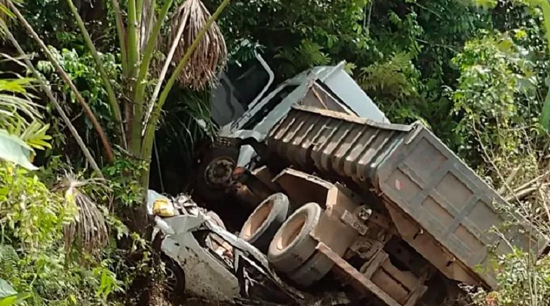 Um acidente grave envolvendo uma caçamba e um carro de passeio deixou duas pessoas mortas no Pará