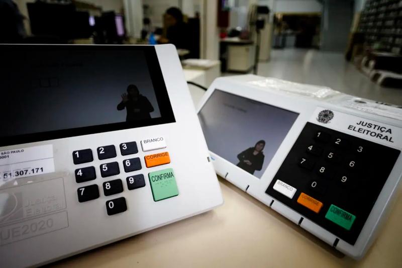 Ministério da defesa diz que relatório das Forças Armadas não excluiu possibilidade de fraude nas eleições