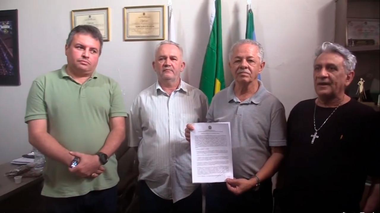 Prefeito Valmir Climaco assina termo de adesão ao chamanto público para implantação do curso de medicina em Itaituba Pará
