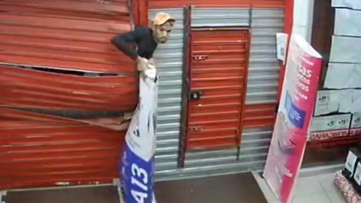Vídeo: Dupla de criminosos é presa após furtar loja de departamento no Pará