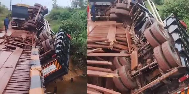 Ponte desaba e carreta fica pendurada sobre rio, em Augusto Corrêa