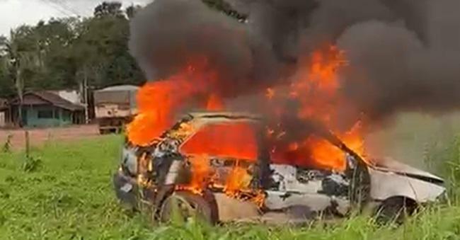 Bebedeira, manobras arriscadas e carro consumido pelo fogo na BR-163, em Santarém-PA