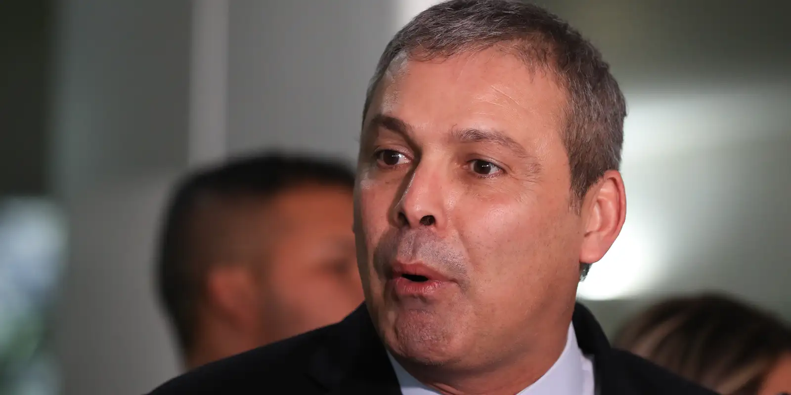 Deputado aciona Justiça contra alta de até 15% na conta de luz no Rio