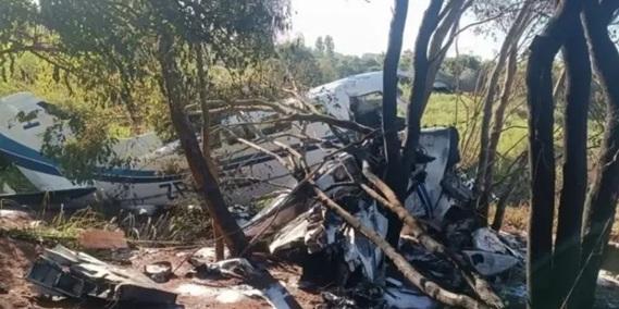 Avião com R$ 15 milhões em espécie cai no Paraguai; moradores saqueiam dinheiro