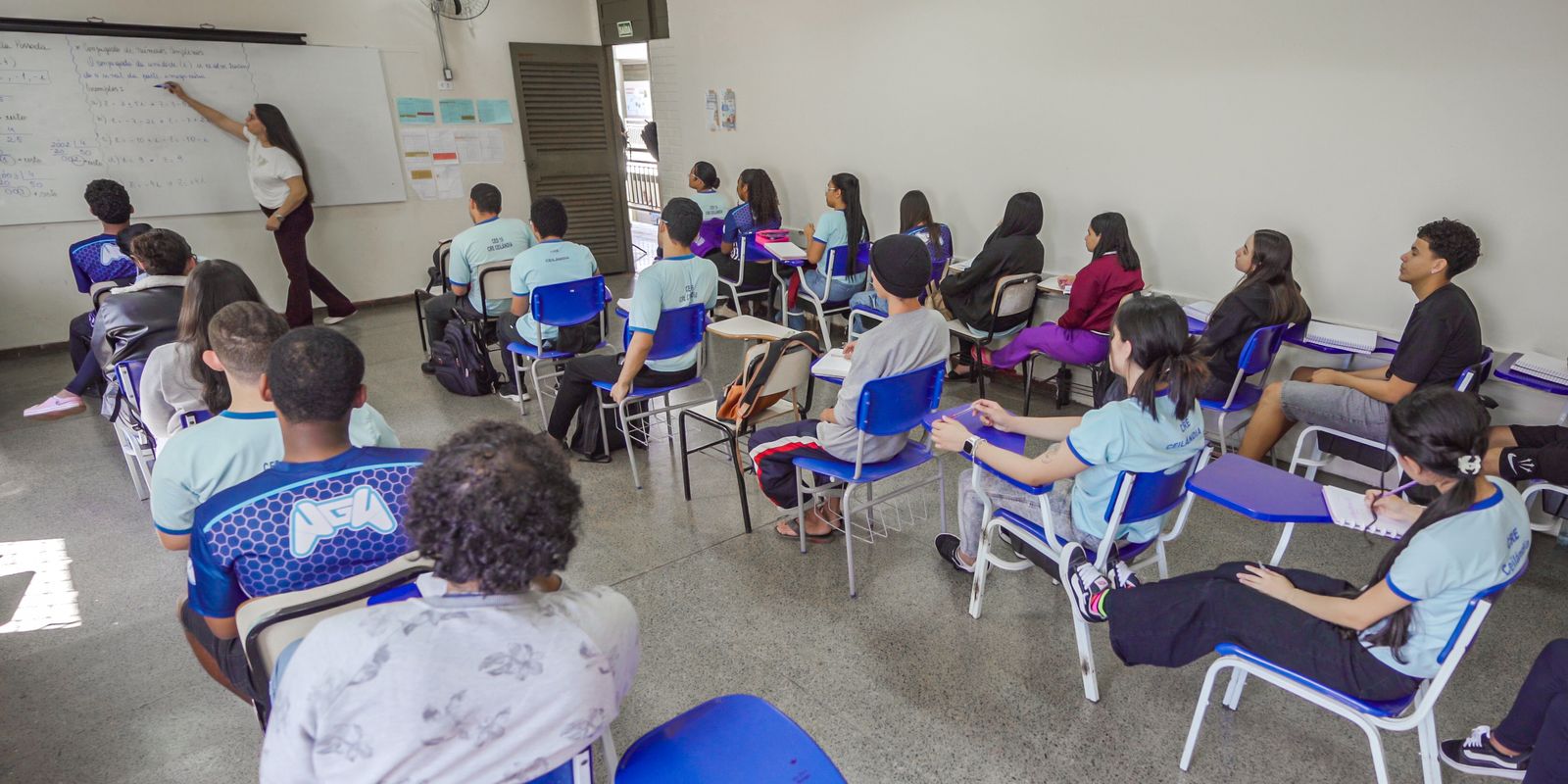 Pé-de-Meia começa a pagar quinta parcela de frequência nesta segunda
