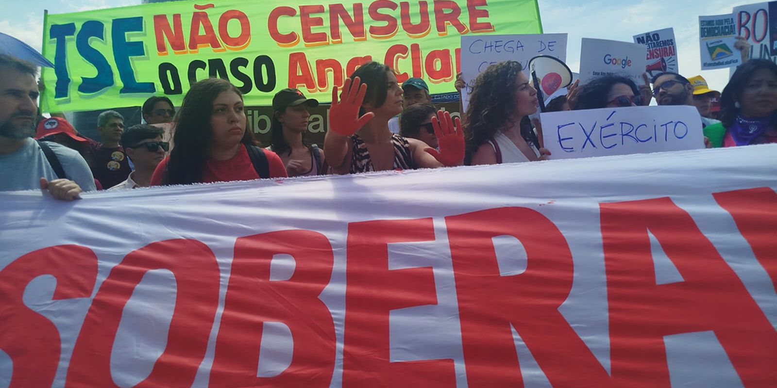 Caso Ana Clara: ativistas protestam no TSE contra decisão de Mendonça