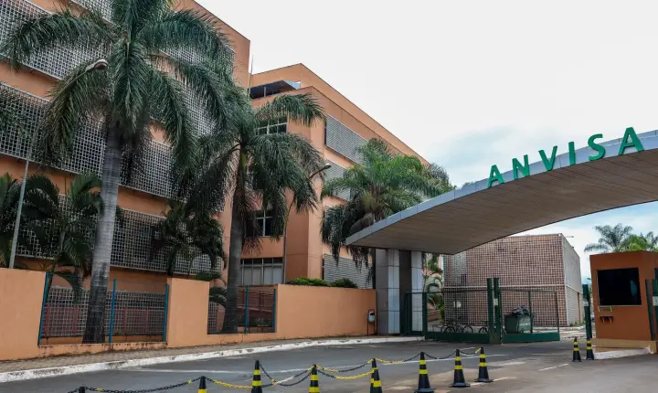 Anvisa alerta para venda irregular de tirzepatida em pó na internet 